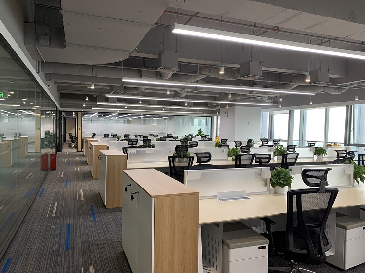 加洲建設在辦公室裝修后科學布局工位，提升辦公效率